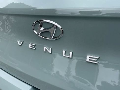 New 2026 Hyundai Venue SEL FWD image 18