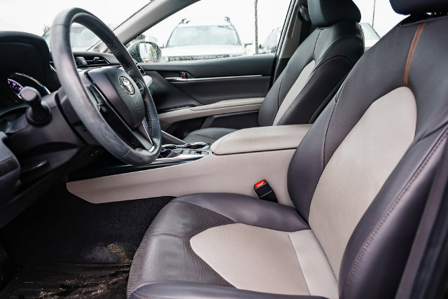 Used 2020 Toyota Camry XLE w/ Driver Assist Package FWD image 15