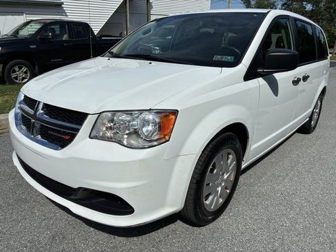 Used 2019 Dodge Grand Caravan SE FWD image 1