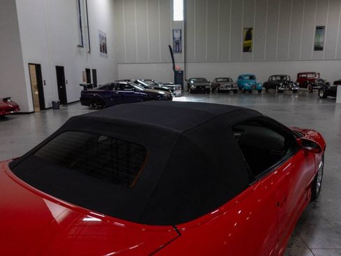 Used 2002 Chevrolet Camaro Z28 w/ SS Performance/Appearance Pkg RWD image 31