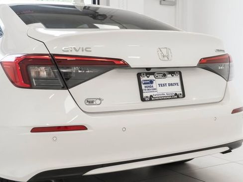 Used 2023 Honda Civic Touring image 9