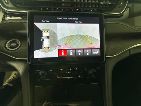 Used 2023 Jeep Grand Cherokee 4WD 4xe w/ Luxury Tech Group II image 22