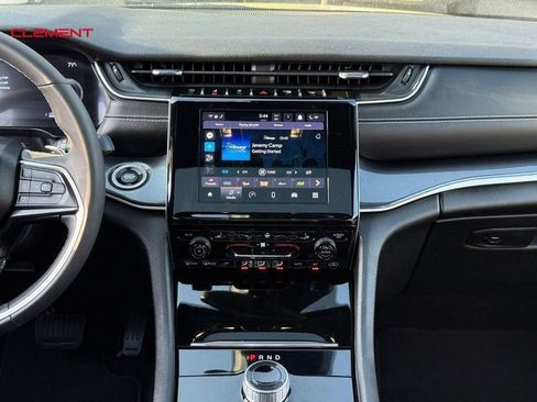 Used 2023 Jeep Grand Cherokee L Laredo image 17