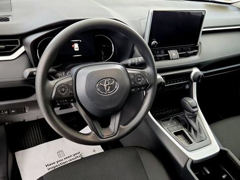 Certified 2025 Toyota RAV4 LE FWD image 32