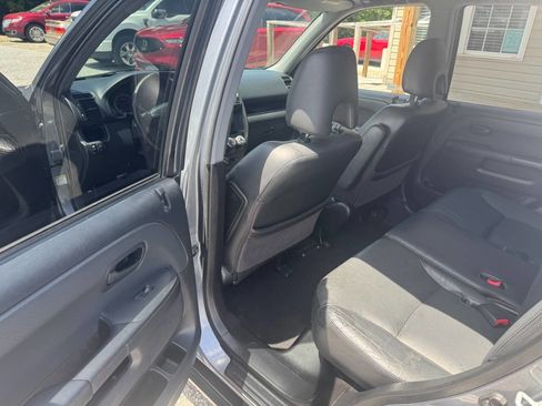 Used 2005 Honda CR-V SE image 12