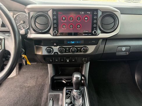Used 2021 Toyota Tacoma SR5 AWD/4WD image 28