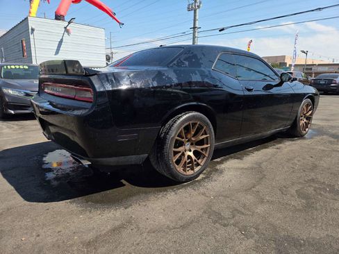 Used 2013 Dodge Challenger R/T image 4