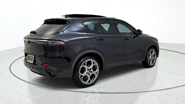 Used 2024 Alfa Romeo Tonale Veloce AWD/4WD image 9