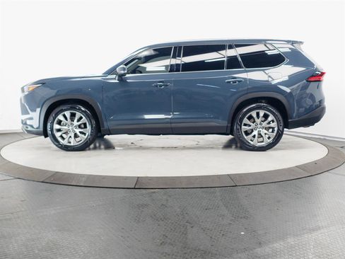 Certified 2024 Toyota Grand Highlander AWD image 9
