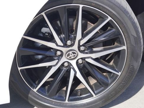 Used 2024 Toyota Camry SE FWD image 11