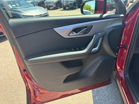 Used 2025 Chevrolet Blazer LT AWD/4WD image 20