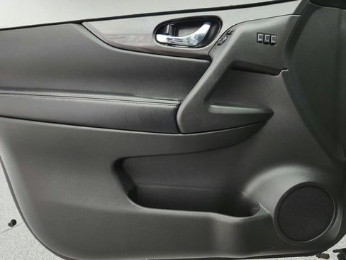 Used 2019 Nissan Rogue SV w/ Sun & Sound Touring Package AWD/4WD image 26