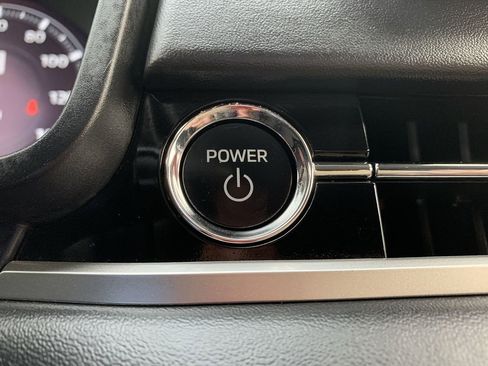 Used 2023 Mitsubishi Outlander SE image 21