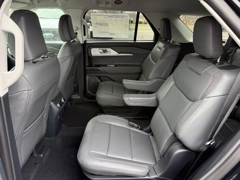 New 2026 Ford Explorer Active image 18