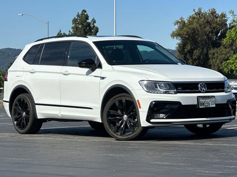 Used 2021 Volkswagen Tiguan SE R-Line w/ 3rd Row Seat Package AWD/4WD image 2