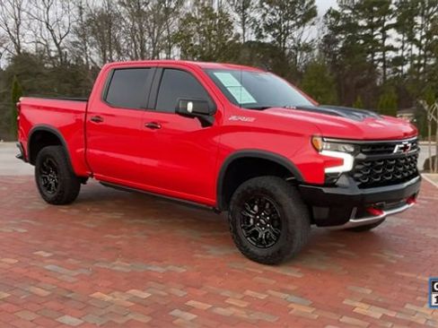 Used 2022 Chevrolet Silverado 1500 ZR2 w/ Technology Package image 3