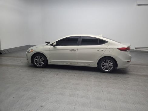 Used 2017 Hyundai Elantra SE FWD image 3