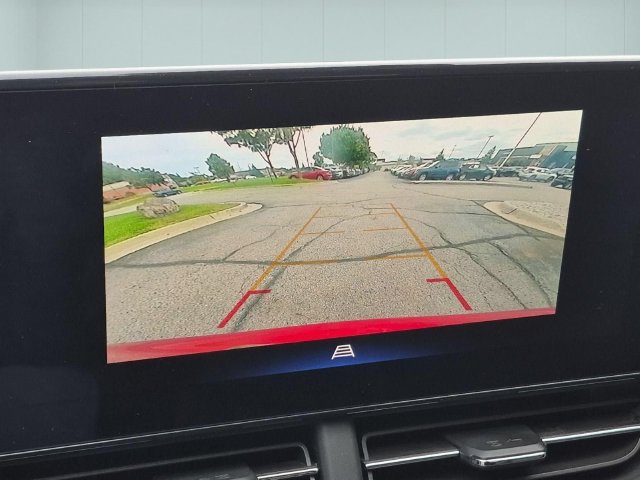 Used 2024 Chevrolet Trax RS w/ Driver Confidence Package FWD image 24