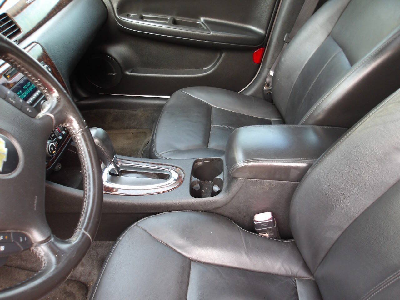 Used 2013 Chevrolet Impala LTZ FWD image 17