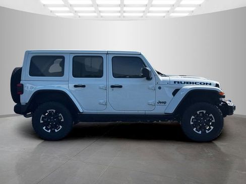 Used 2025 Jeep Wrangler Unlimited Rubicon 4xe AWD/4WD image 8
