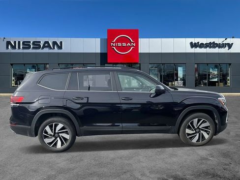 Used 2024 Volkswagen Atlas SE image 2