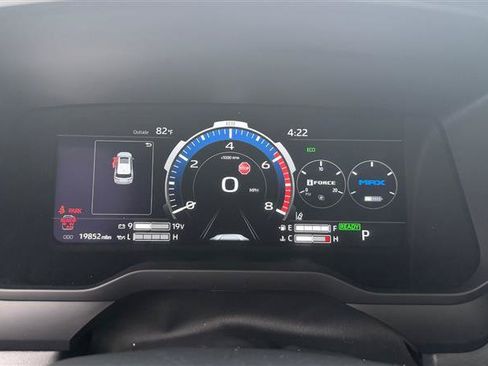 Used 2024 Toyota Sequoia Platinum AWD/4WD image 30