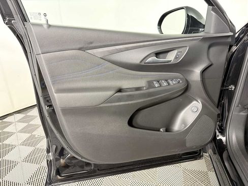 Used 2024 Buick Envista Sport Touring w/ Convenience I Package FWD image 8