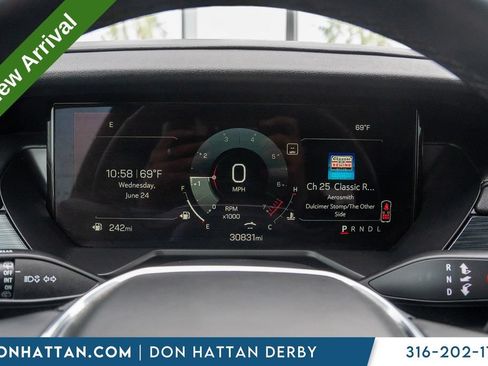 Used 2025 GMC Acadia Elevation FWD image 6