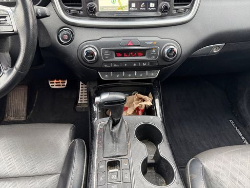 Used 2019 Kia Sorento SX image 12