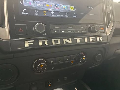 Used 2025 Nissan Frontier SV RWD image 27