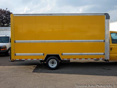 Used 2022 Ford E-350 and Econoline 350 Super Duty RWD image 9