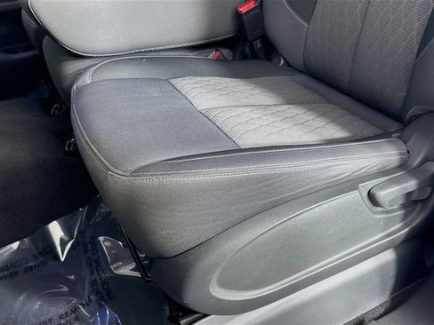 Certified 2024 Nissan Titan SV image 20