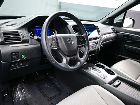 Used 2023 Honda Passport EX-L image 16