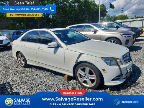 Used 2011 Mercedes-Benz C 300 4MATIC Sedan image 5