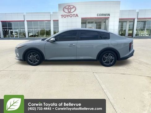 Used 2025 Kia K4 LXS image 2