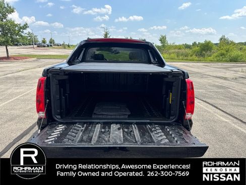 Used 2011 Cadillac Escalade EXT Premium AWD/4WD image 11