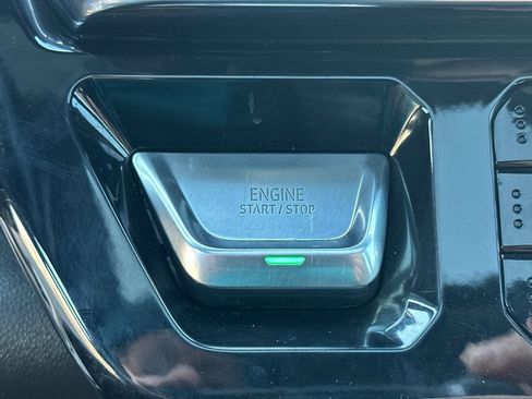 Used 2024 GMC Sierra 3500 Denali w/ Denali Reserve Package image 33