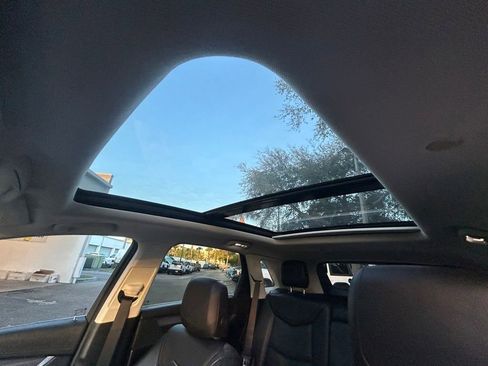 Used 2017 Cadillac XT5 Luxury w/ Driver Awareness Package image 11