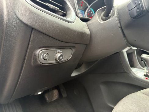 Used 2019 Chevrolet Equinox LT image 29