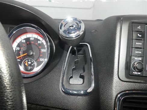 Used 2019 Dodge Grand Caravan SE w/ UConnect Hands-Free Group FWD image 35