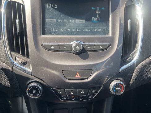 Used 2016 Chevrolet Cruze LT FWD image 11