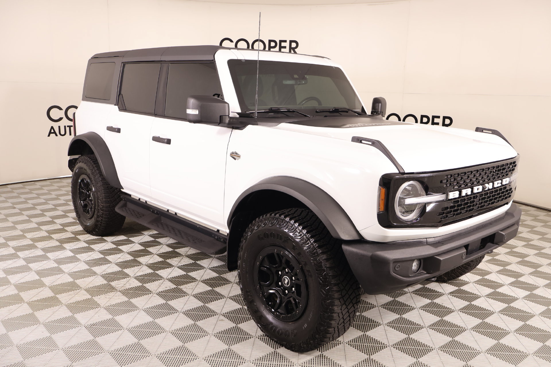 Used 2022 Ford Bronco Wildtrak AWD/4WD image 1
