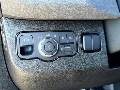 Used 2025 Mercedes-Benz Sprinter 2500 image 16