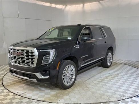 Used 2025 GMC Yukon Denali w/ Sun & Power Step Package image 4
