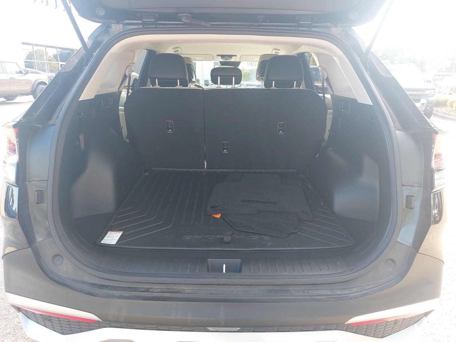 Used 2024 Kia Sportage EX AWD/4WD image 12