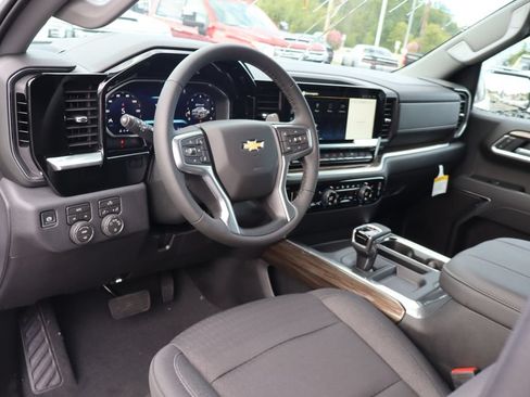 New 2026 Chevrolet Silverado 1500 LT w/ Convenience Package II AWD/4WD image 5