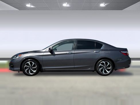 Used 2017 Honda Accord EX image 2