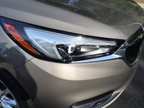 Used 2020 Buick Enclave Essence w/ Sound and Sites Package FWD image 10