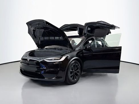 Used 2023 Tesla Model X AWD/4WD image 29