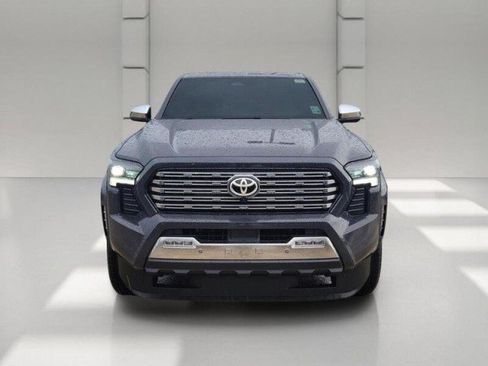 Used 2025 Toyota Tacoma Limited AWD/4WD image 2